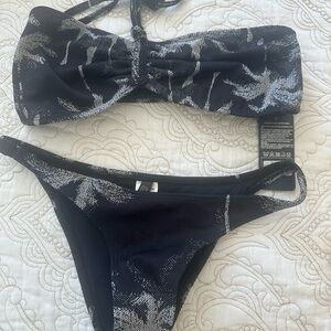 NWT So De Mel bikini set size L black w white flower $269